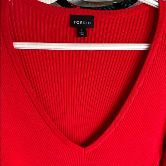 torrid Red Ribbed V-Neck Sweater - Picture 2 of 5